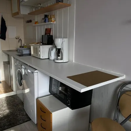 Fully Equipped Studio Apartment *
